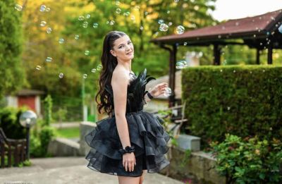 Казанлъшки чаровници в състезание за най-красива абитуриентка