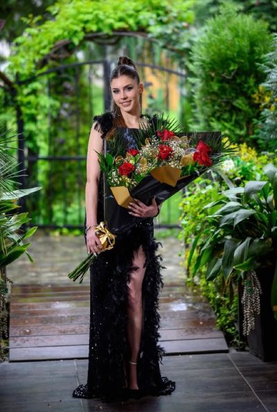 Казанлъшки чаровници в състезание за най-красива абитуриентка