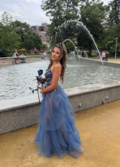 Казанлъшки чаровници в състезание за най-красива абитуриентка