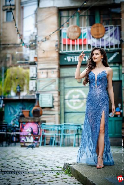 Казанлъшки чаровници в състезание за най-красива абитуриентка