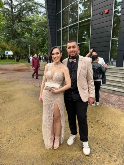 Казанлъшки чаровници в състезание за най-красива абитуриентка