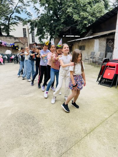 Весело тържество събра малчугани в Общинска библиотека „Искра“ по повод 1 юни