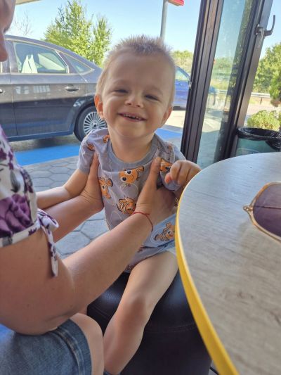 Надежда за Ивчо да проходи: Казанлъчани с благотворителна кампания в помощ на 3-годишното дете 