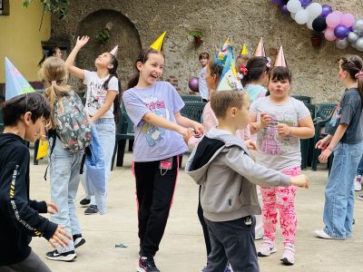 Весело тържество събра малчугани в Общинска библиотека „Искра“ по повод 1 юни
