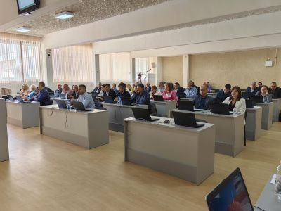 Гражданите на Казанлък ще имат възможност да кандидатстват за право на строеж на общо 122 масивни гаража