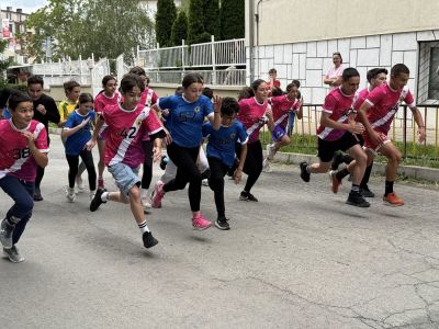 В ОУ “Св. Паисий Хилендарски“ - Казанлък се проведе традиционния училищен крос по повод 24 май 