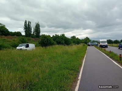 Катастрофа затруднява движението по пътя Казанлък – Енина 