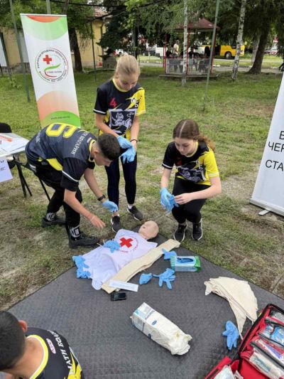 Отборът на ОУ „Мати Болгария“ стана победител в областния етап на състезанието “Защита при бедствия, пожари и извънредни ситуации“