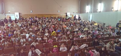 Кметът Иса Бесоолу зарадва децата на Павел баня за 1 юни