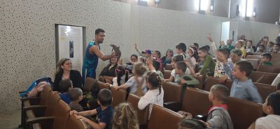 Кметът Иса Бесоолу зарадва децата на Павел баня за 1 юни