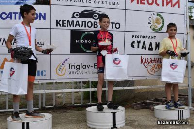 Динамика, спортен дух и колоездачи от цялата страна за Купа „Долината на тракийските владетели“ в Казанлък