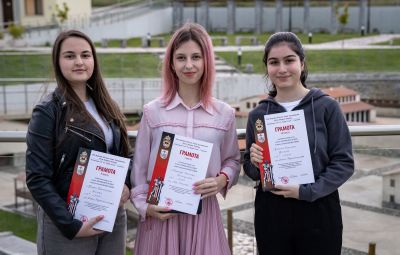 Пълен триумф за ПГЛПТ в конкурса „Рисувана мечта за полет“