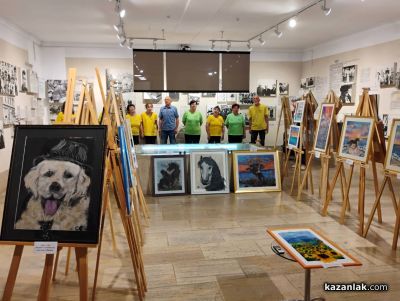 Светла Чиракова представи изложба с картини от вълна в музей „Чудомир“ в Казанлък