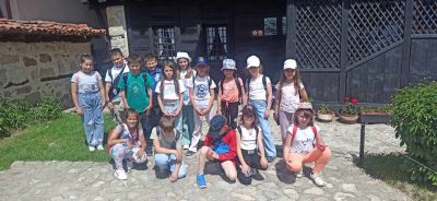 Второкласници от ОУ „Мати Болгария“ се запознаха с паметниците на България чрез интерактивен урок в Копривщица 