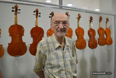 Триумф на музиката в Казанлък: Международният лютиерски фестивал представя над 70 музикални инструмента от 12 държави