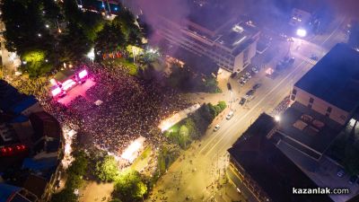 С магичен и приказен спектакъл, Царица роза 2025 – Мария Шамбурова встъпи в царствената си роля