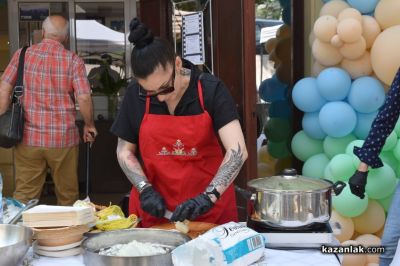 Фотографи готвят: Кулинарно изкуство в двора на Музея на фотографията