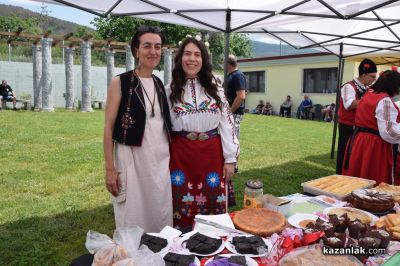 Шеф Станислав Димитров и шеф Иван Сарамандов впечатлиха с тракийска кавърма на кулинарното изложение „Хлябът на българина“