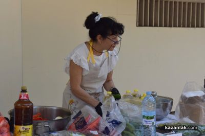 Фотографи готвят: Кулинарно изкуство в двора на Музея на фотографията