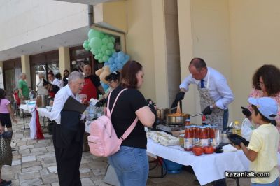 Фотографи готвят: Кулинарно изкуство в двора на Музея на фотографията