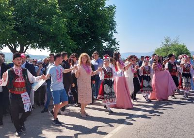 Вицепрезидентът Илияна Йотова беше гост на Празника на розата в Казанлък