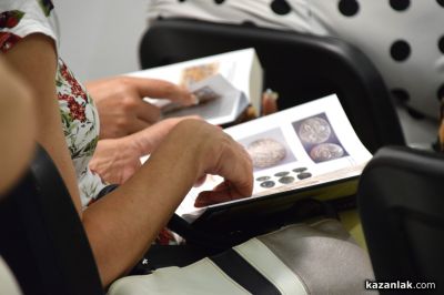 Блясъкът на българската аристокрация: Проф. Николай Овчаров представи новата си книга в Казанлък