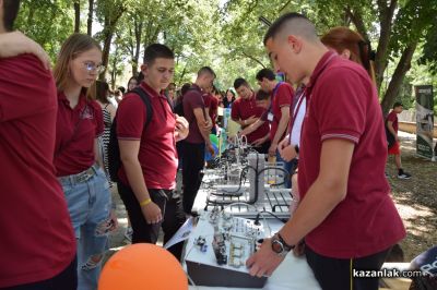 Деветото издание на ТехноФест в ПГ „Иван Хаджиенов“ предложи иновативни проекти в областта на професионалното образование