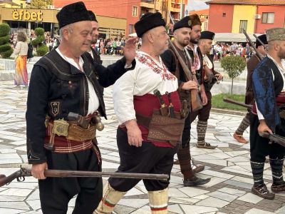 Празникът на розата и минералната вода в Павел баня се превърна в наслада за сетивата и душата