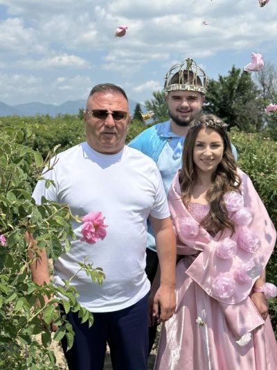 Иса Бесоолу: Важно е да има работа и поминък за хората. Маслодайната роза не е само красиви снимки, а труд и отговорност