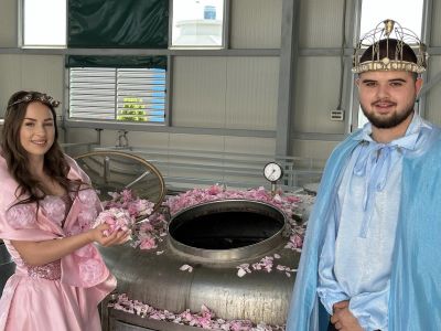 Иса Бесоолу: Важно е да има работа и поминък за хората. Маслодайната роза не е само красиви снимки, а труд и отговорност