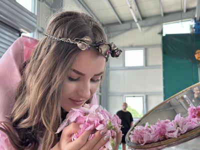 Иса Бесоолу: Важно е да има работа и поминък за хората. Маслодайната роза не е само красиви снимки, а труд и отговорност