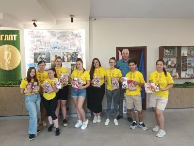Клуб „Тракийски рози“ към ПГЛПТ изпрати със заслужени подаръци учебната година