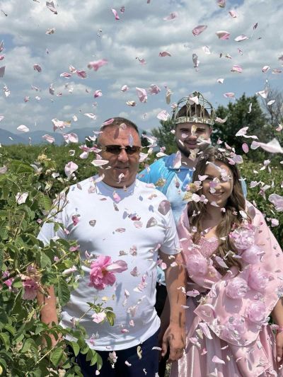 Иса Бесоолу: Важно е да има работа и поминък за хората. Маслодайната роза не е само красиви снимки, а труд и отговорност