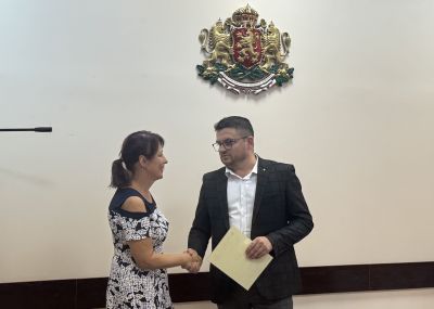 Областният управител д-р Неделчо Маринов награди ученици от Казанлък, участвали в Европейската олимпиада по статистика 