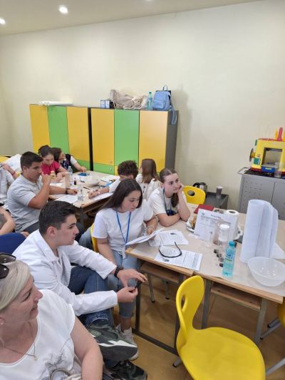 Ученици от ПХГ „Св. Св. Кирил и Методий“ с блестящо представяне на Националното състезание по природни науки