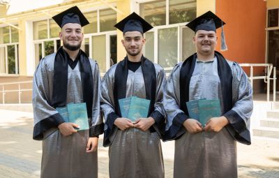 Випуск’25 на ПГЛПТ получи своите дипломи