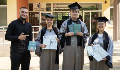 Випуск’25 на ПГЛПТ получи своите дипломи