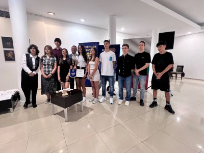 Ивон Димитрова е президент на първия Интеракт Клуб в Казанлък 