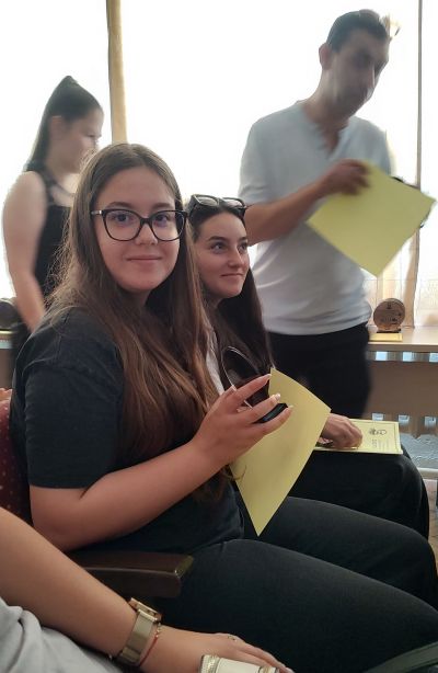 Ученички-фотографи от Крън са бронзови носителки в национален конкурс