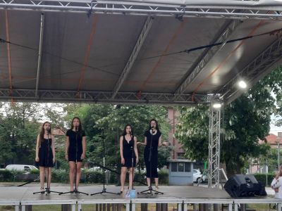 Млади таланти развълнуваха публиката на втория концерт от “Казанлъшко лято“