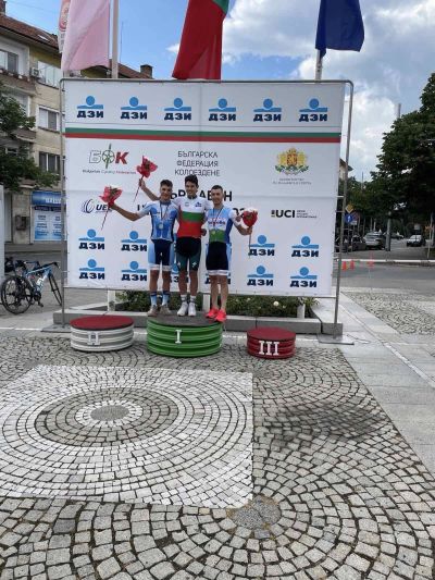 При изключително оспорвана надпревара завърши Държавният шампионат по шосейно колоездене. Вижте победителите