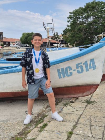 Златен Богомил донесе гордост на Казанлък от Международния турнир „Математика без граници“