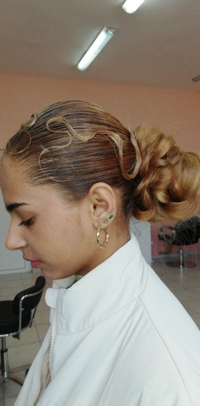 Профилирана гимназия „Академик Петко Стайнов“ обявява прием за учебната 2025/2026 година