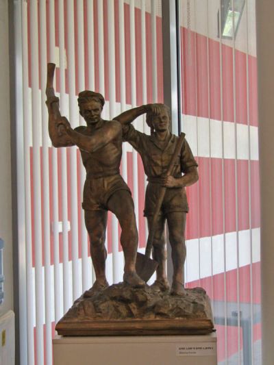 Галерията в Димитровград получи ценно дарение от Лилия Димитрова - общественик, творец от Казанлък и племенница на Чудомир