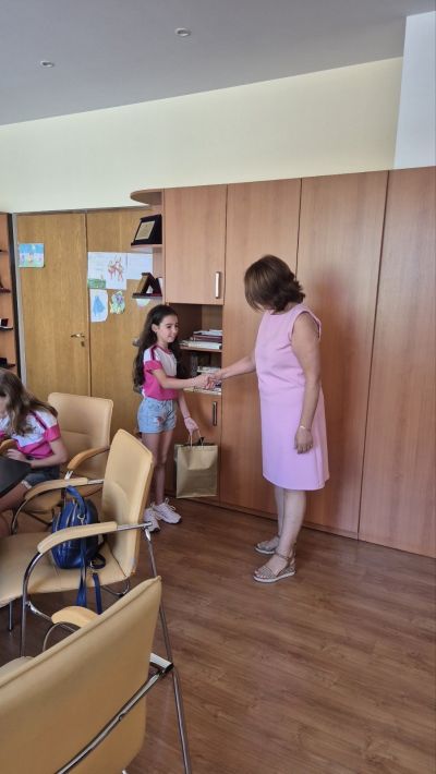 Кметът на Казанлък награди гимнастичките с лагер в най - новия спортен комплекс в Самоков