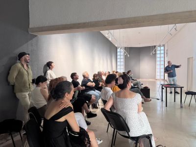 Образователната платформа „Събота в галерията“ срещна публиката в Казанлък с проф. Свилен Стефанов / Новини от Казанлък