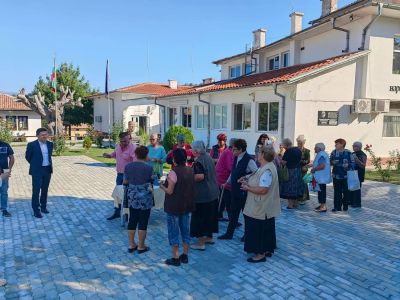 Павелбанското село Турия вече е с изцяло подменена ВиК мрежа. Асфалтирането на пътя Турия - Павел баня продължава 