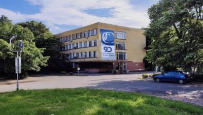 Ученици от ПХГ “Св.Св. Кирил и Методий“ с учебно посещение в завод „България-К“ АД