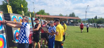 Подобрен национален рекорд и сребърно отличие за стрелците ни от „Raptor Archery”