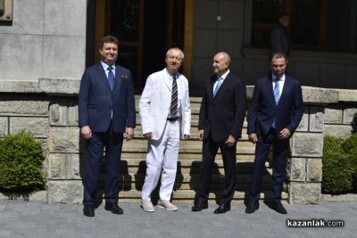 Президентът Румен Радев от завод “Арсенал“ Казанлък: Почтеният български бизнес заслужава подкрепата на институциите